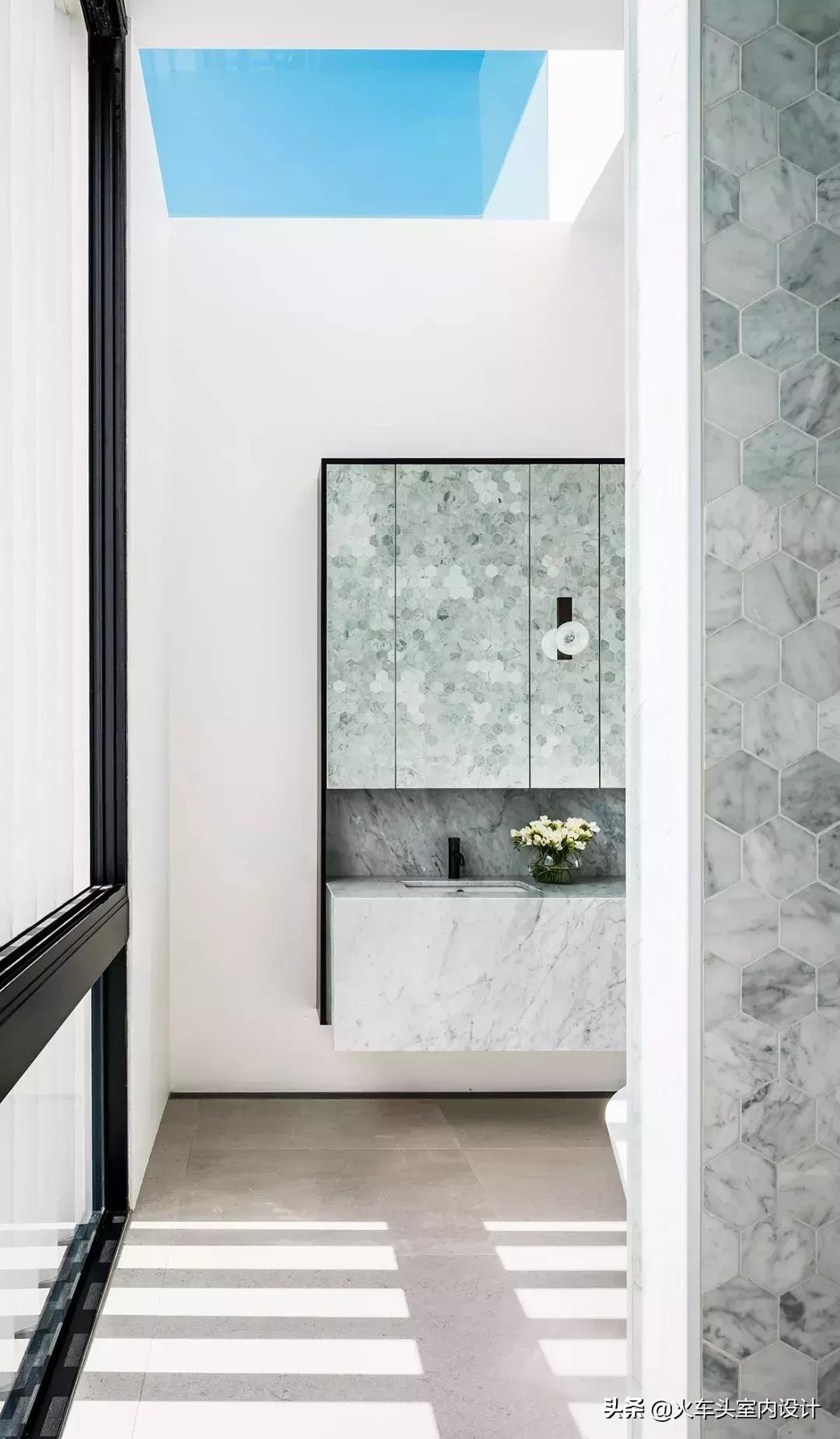 如何利用光线展现空间感 (室内光线最佳设计)