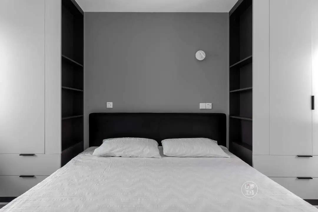 床头柜收纳除了放床头还可以放哪,床头柜里怎么收纳最合理