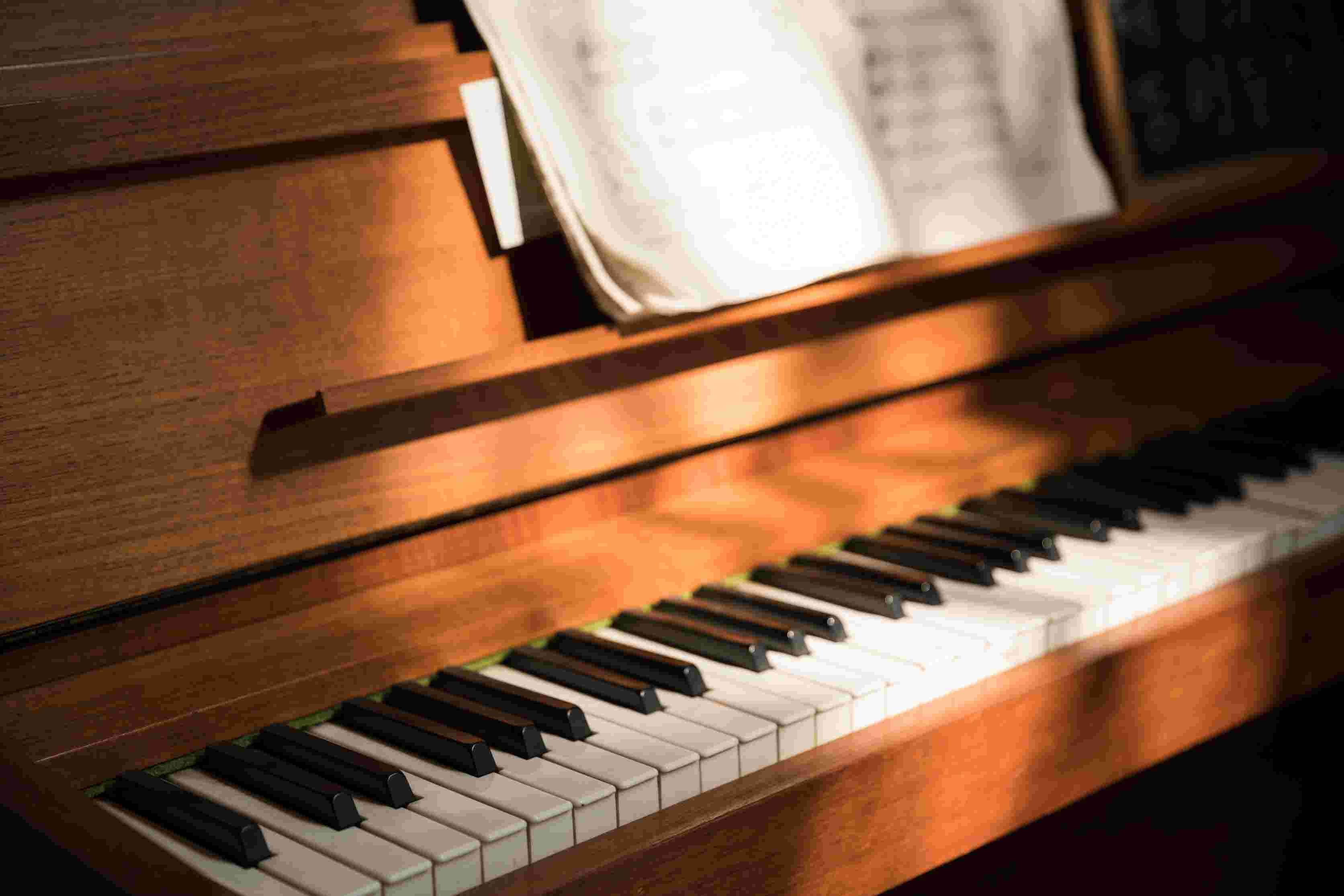 孩子不想练琴怎么开导,孩子不想练琴还需要坚持吗