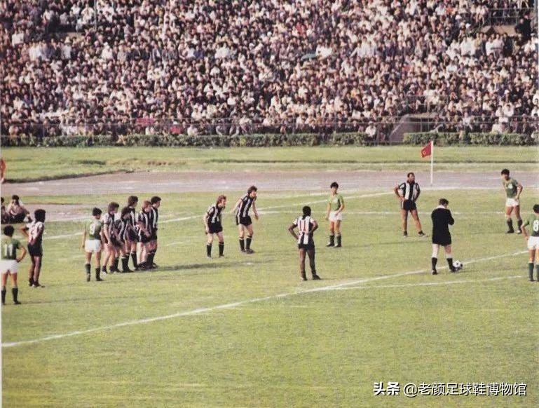 英格兰第一铁汉，骨折踢完比赛，40年前战胜曾国足，爱穿牛逼鞋