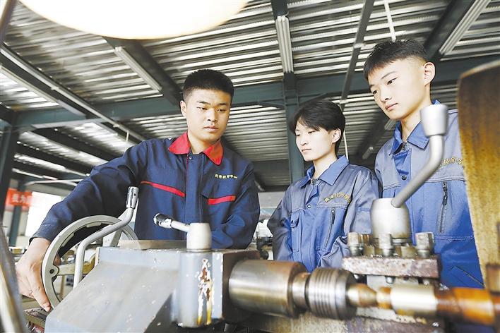 （美在菏泽）菏泽人之美——老师：育人路上的明灯