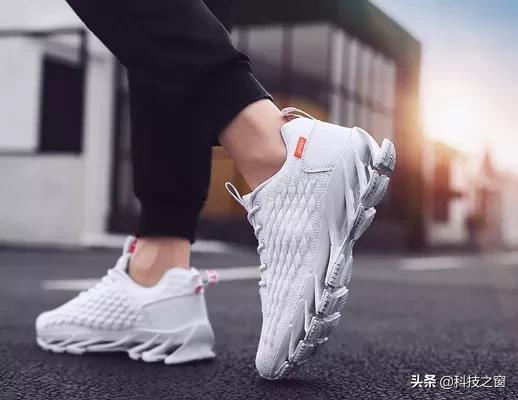 才百元白菜价！阿迪达斯同款科技刀锋鞋，鞋底藏了28片“弹簧”