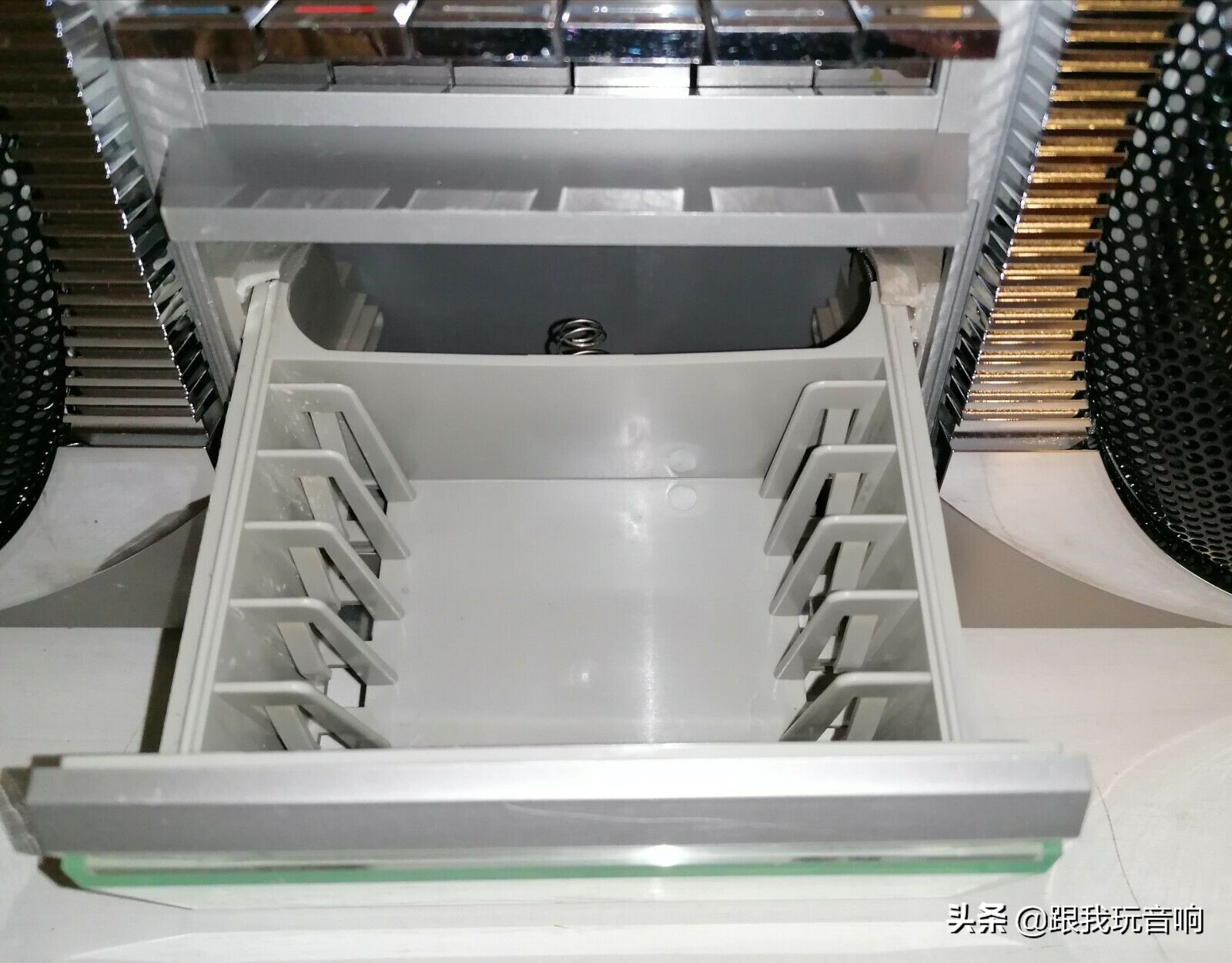 80年代康宁Conion推出的一款CRC-H84F便携式收录机音响