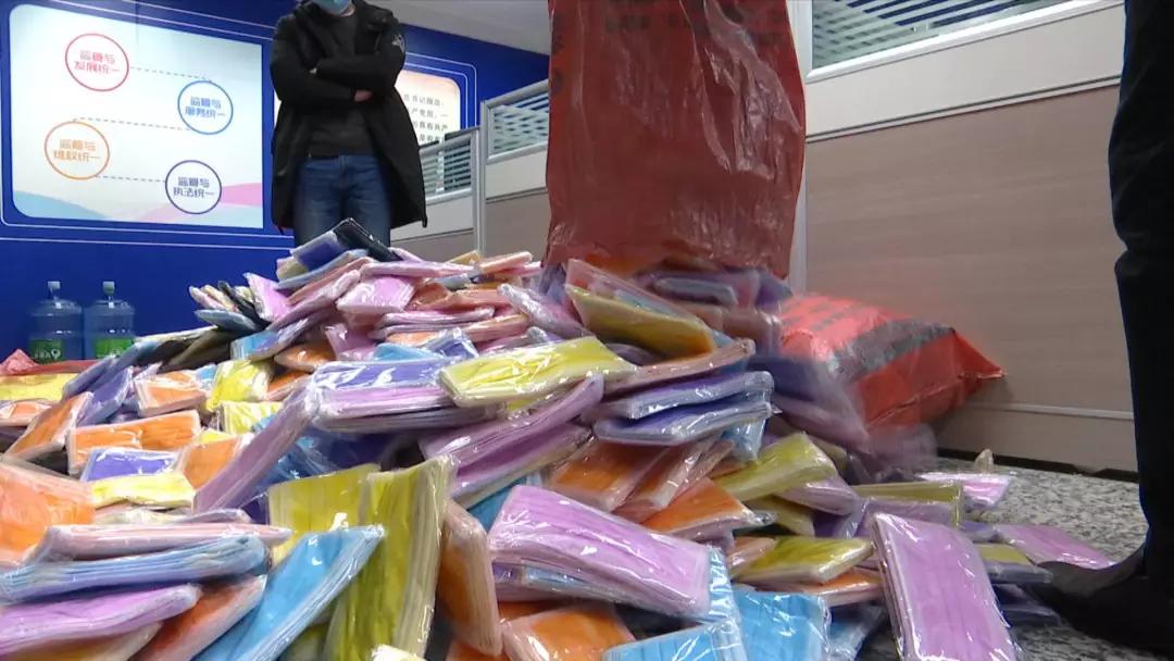 全国查获的假口罩有哪些,警察查获假口罩