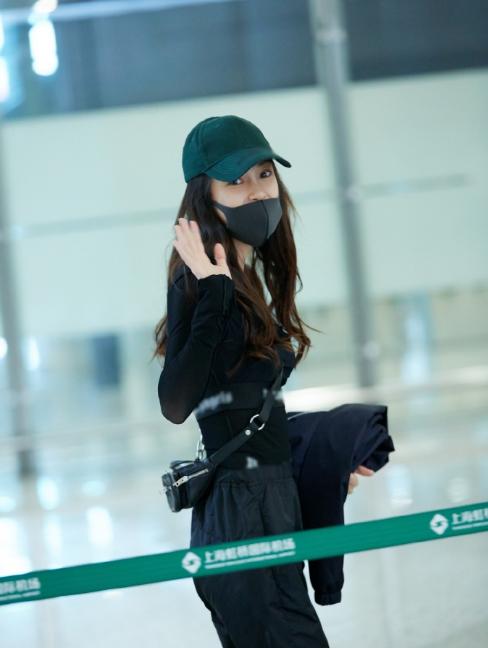 泫雅蓝色抹胸裙,泫雅最新造型图片