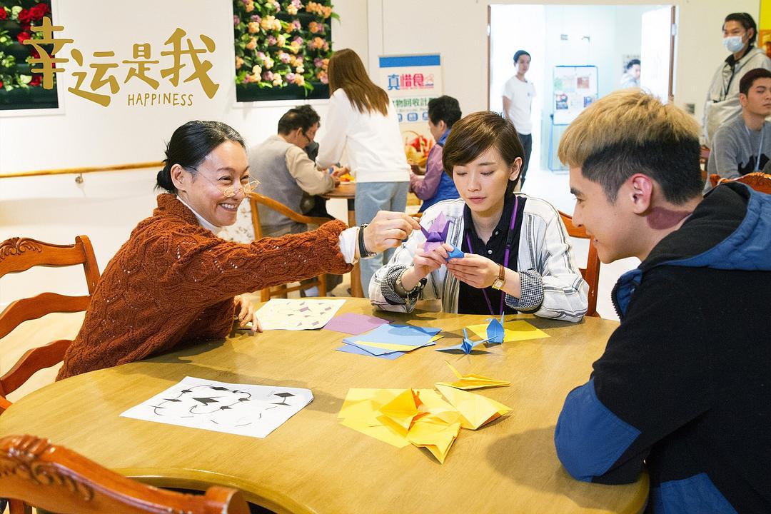 《幸运是我》：探寻香港本土社态，看一代港人自主成长