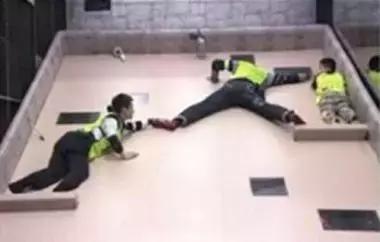 帝师携手企鹅电竞打造户外直播新模式-直播版密室大逃脱