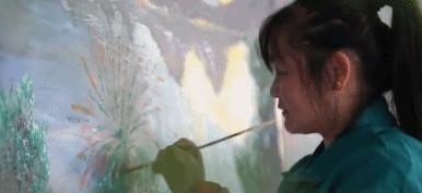 43岁保洁阿姨徒手画3d黑板报,保洁阿姨黑板画