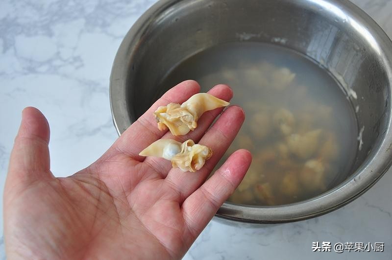 海鲜能不能和素菜一起吃,请问海鲜不能和什么菜一起吃
