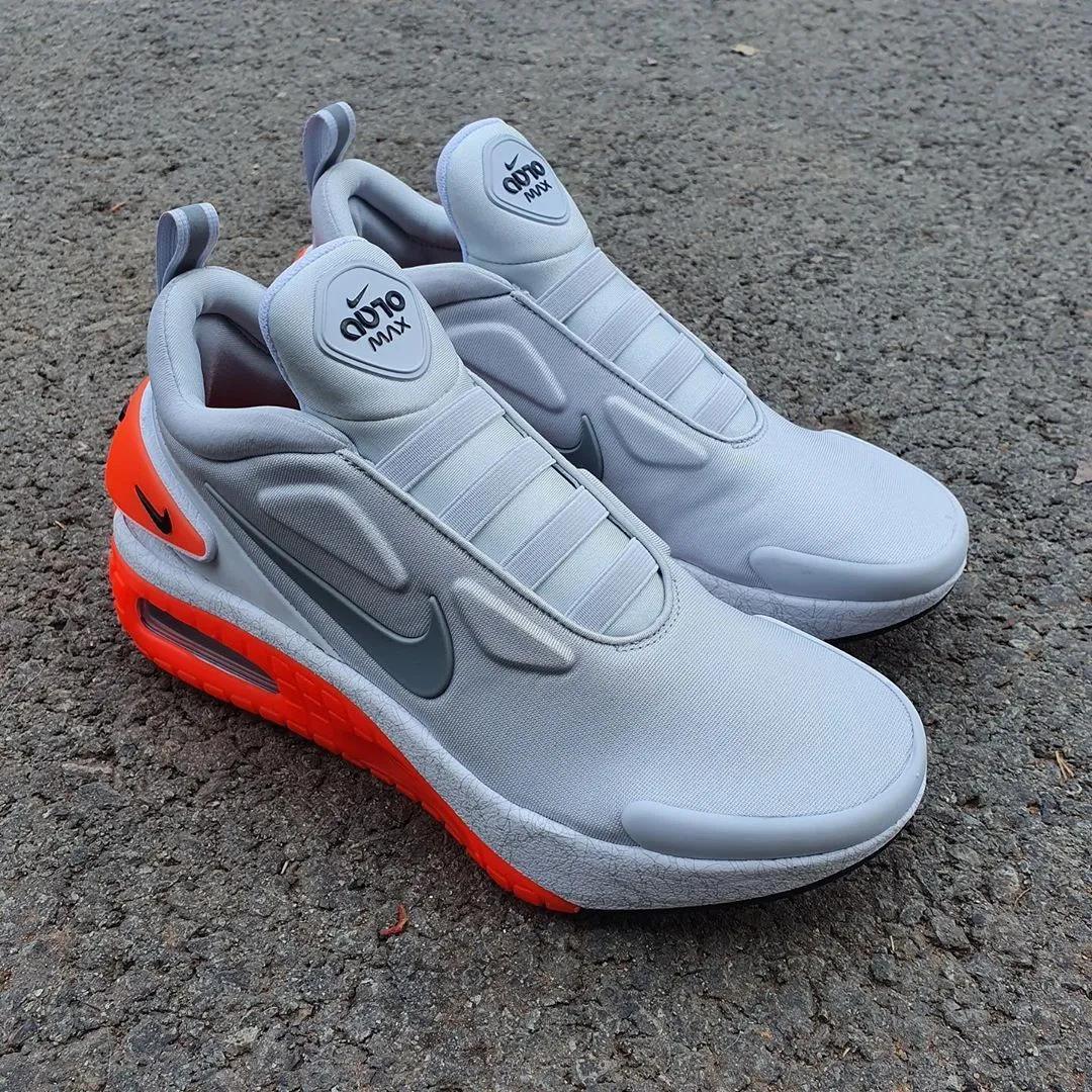 安踏充气蓄能舱篮球鞋,安踏底部有很多透气孔的鞋