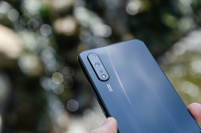 vivoz5手机值得入手吗,vivoz5现在还值得买吗