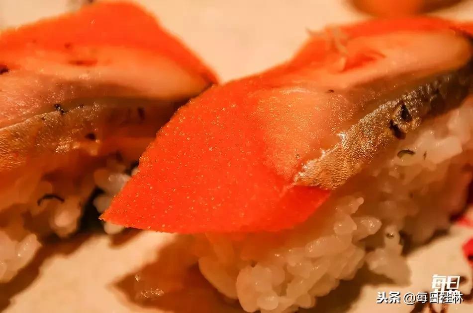 月薪4000月供2000房贷压力大吗,月薪1万还3000车贷压力大吗