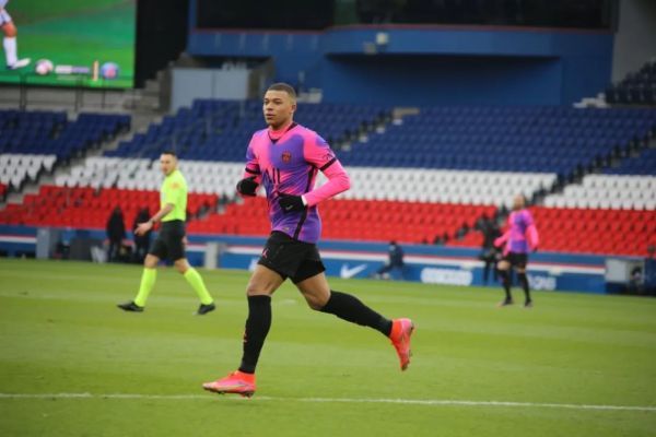 法国庆祝中国春节,中国驻法国巴黎大使馆春节招待会