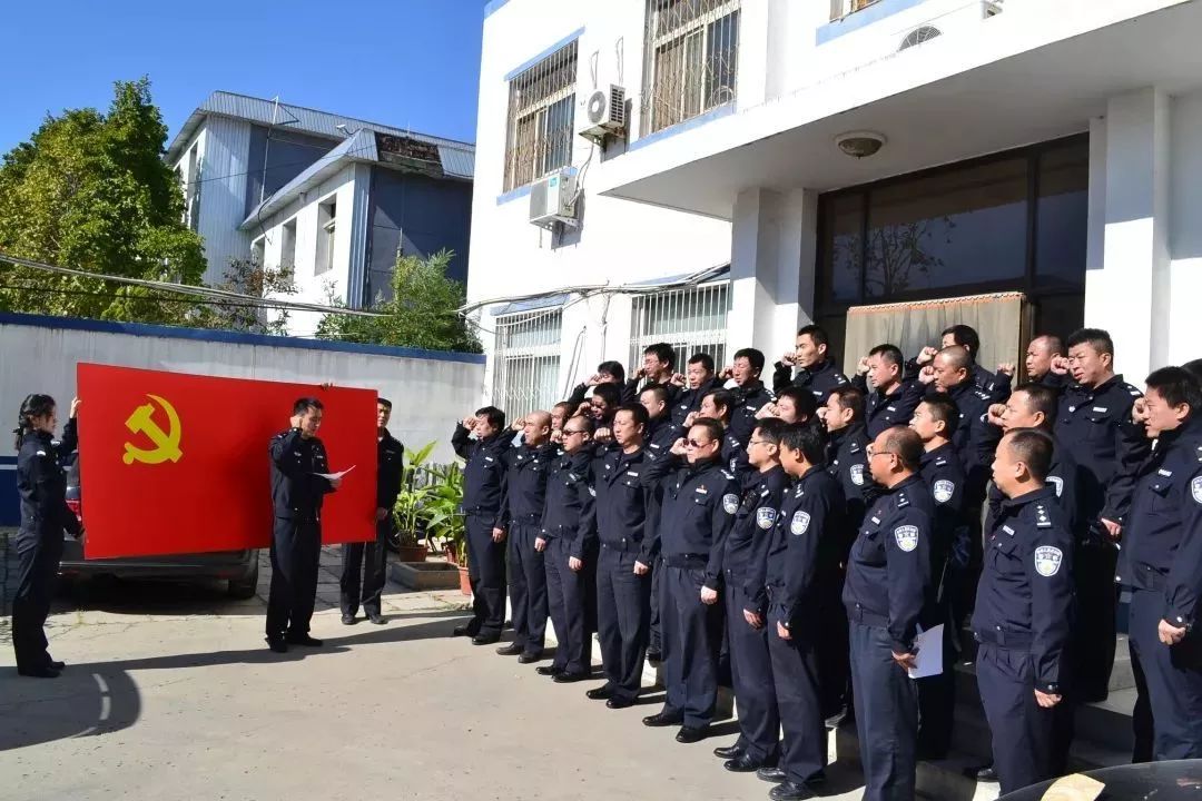 身穿警服是否能执法,穿上这身警服内心的感受