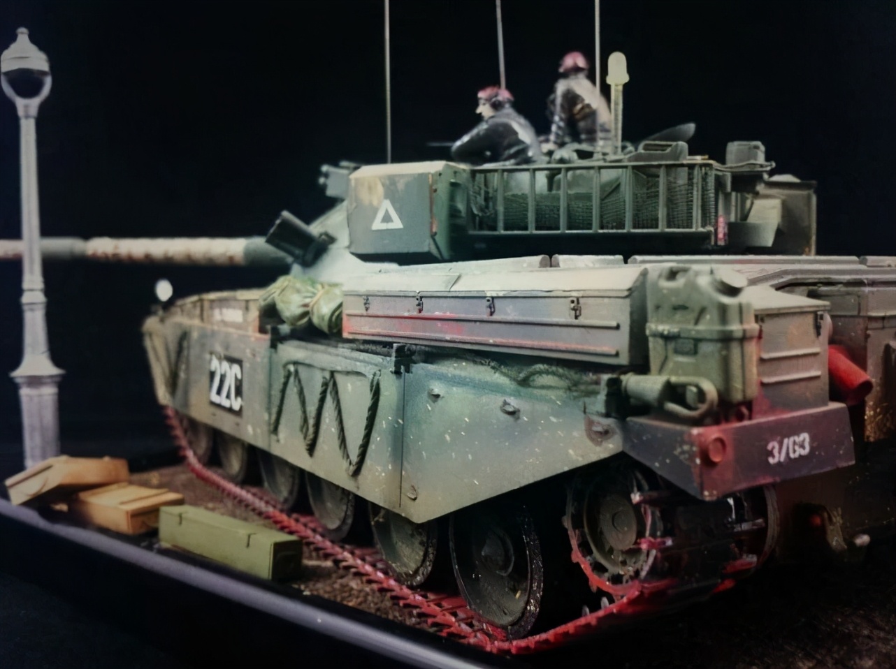 如何做一辆逼真的坦克模型？这些步骤必不可少，连餐巾纸都有奇效