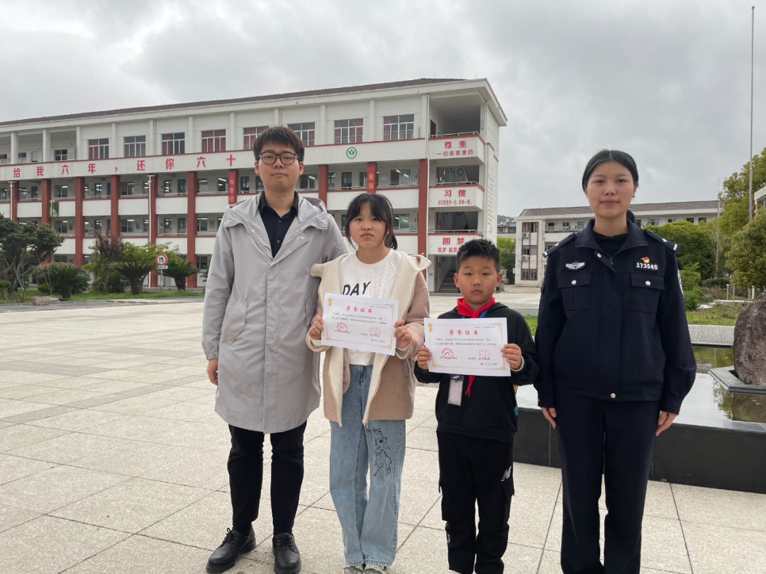 一根杆子救下一命,一根藤救了很多人的命