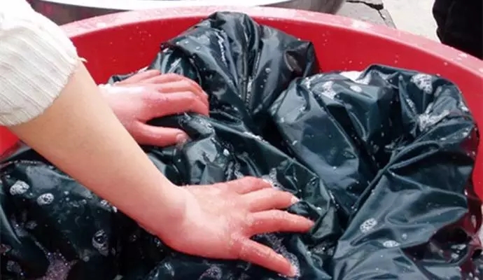 妙招羽绒服脏了有黄渍,冬天羽绒服脏了用这个擦一擦