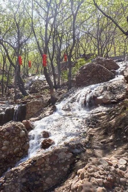 鲁山水上乐园闯关比赛,山叶口玩水