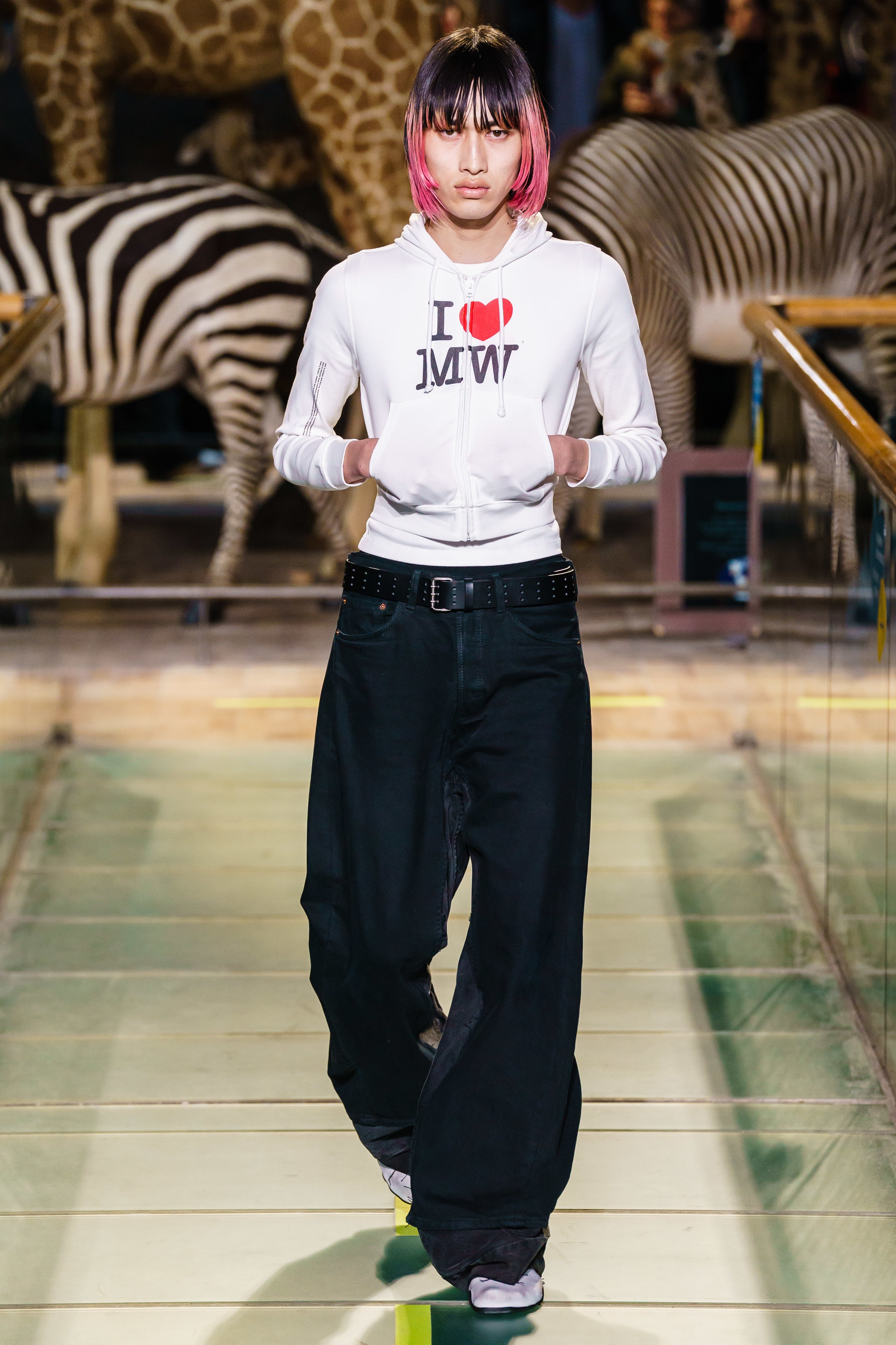 vetements2023秋冬新款,vetements2022秋冬高级成衣发布