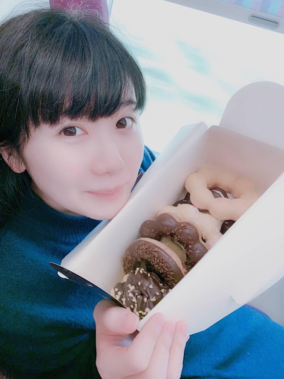 福原爱被家人4年冷*力暴**？婚姻新状况，女方身边有小6岁异性朋友