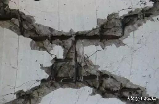 混凝土楼面开裂原因及处理方法,桥面混凝土开裂是什么原因