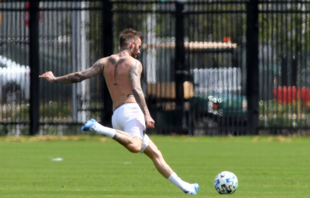 贝克汉姆55分身材,贝克汉姆三儿子克鲁兹肌肉