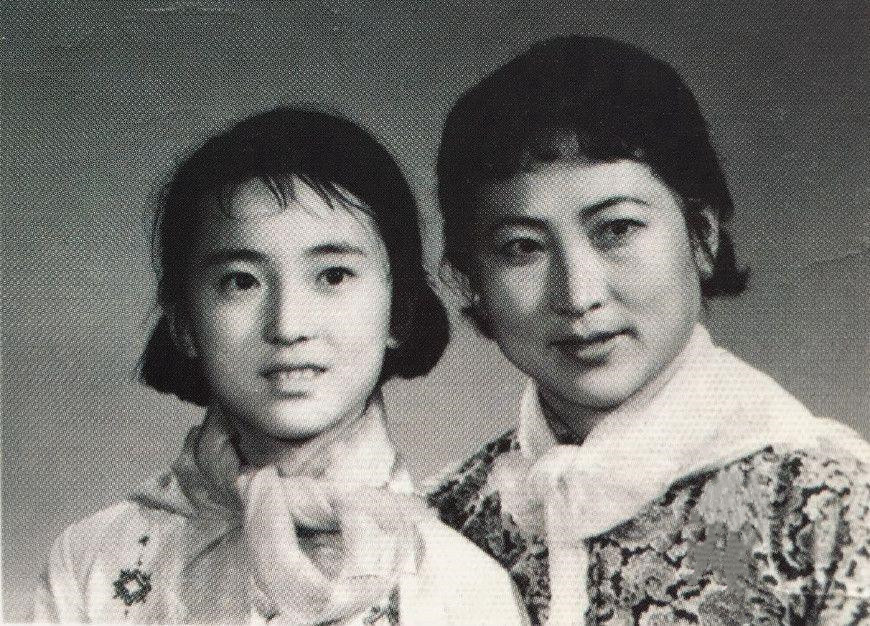 2段婚姻，和丈夫剃度出家，41岁病逝，父亲跪在地上埋怨自己