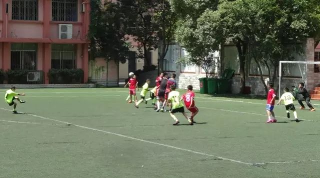 璐靛窞鐪佺殑瓒崇悆闃熷憳,璐靛窞4鍚嶅皬灏嗗叆閫夋牎鍥冻鐞冨浗瀹堕槦