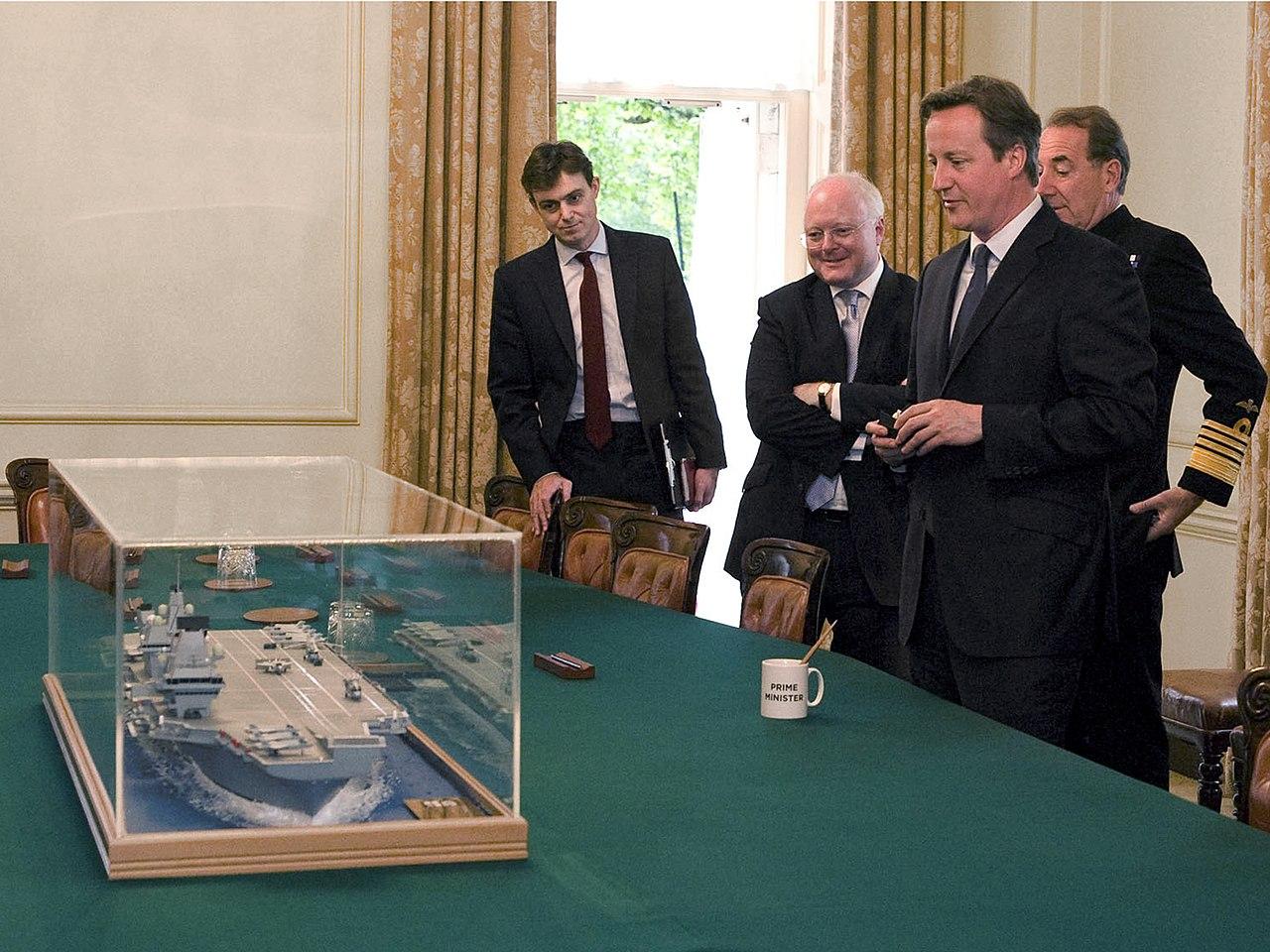 双航母舰队指日可待！F35B上舰，命途多舛的女王号终于有了战斗力