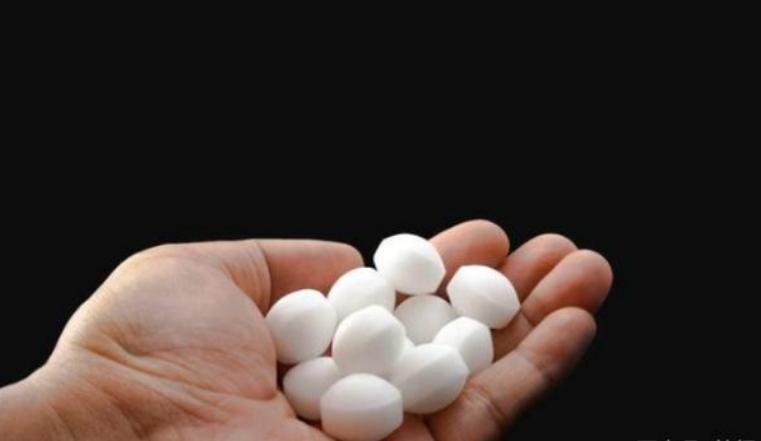 冬天脚出汗鞋子又湿又臭？试试这3个方法，立马除臭还很干爽！