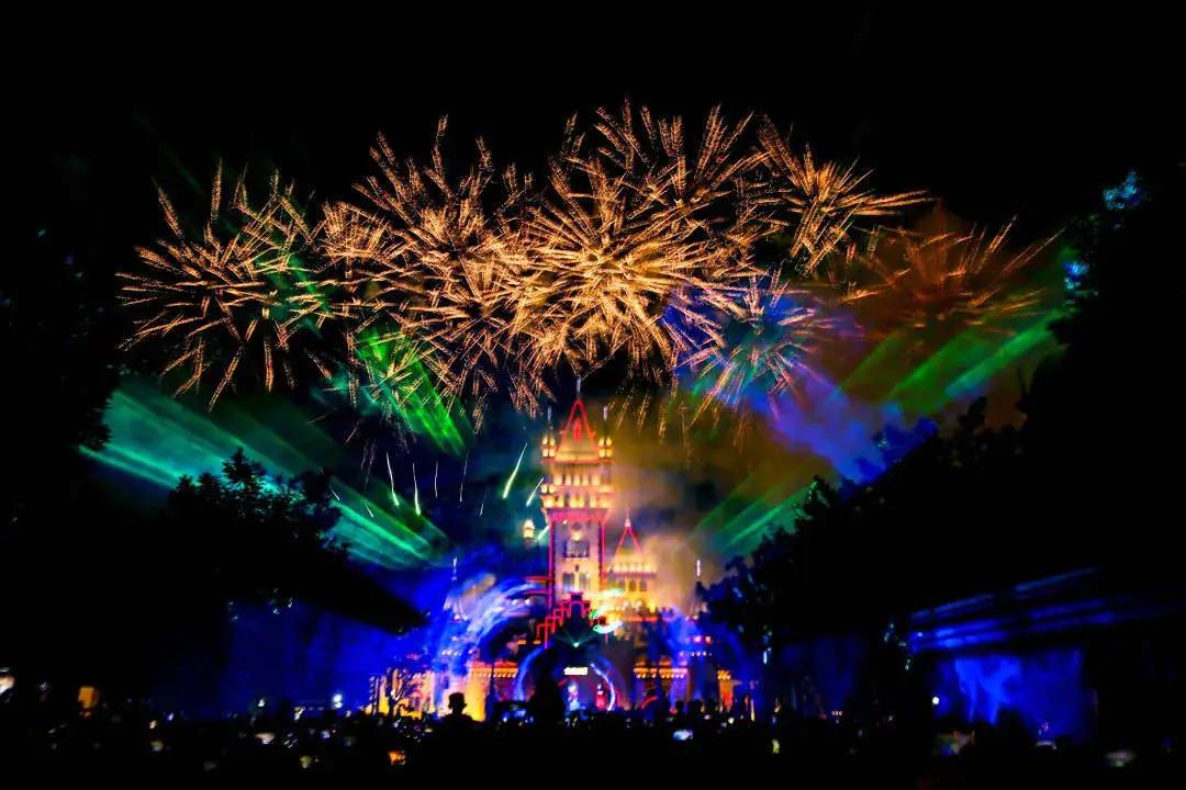 谁会不喜欢旅游呢,你们去过很大的游乐场吗