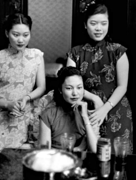 旗袍可以诠释各种美,风姿绰约温婉优雅的旗袍美女