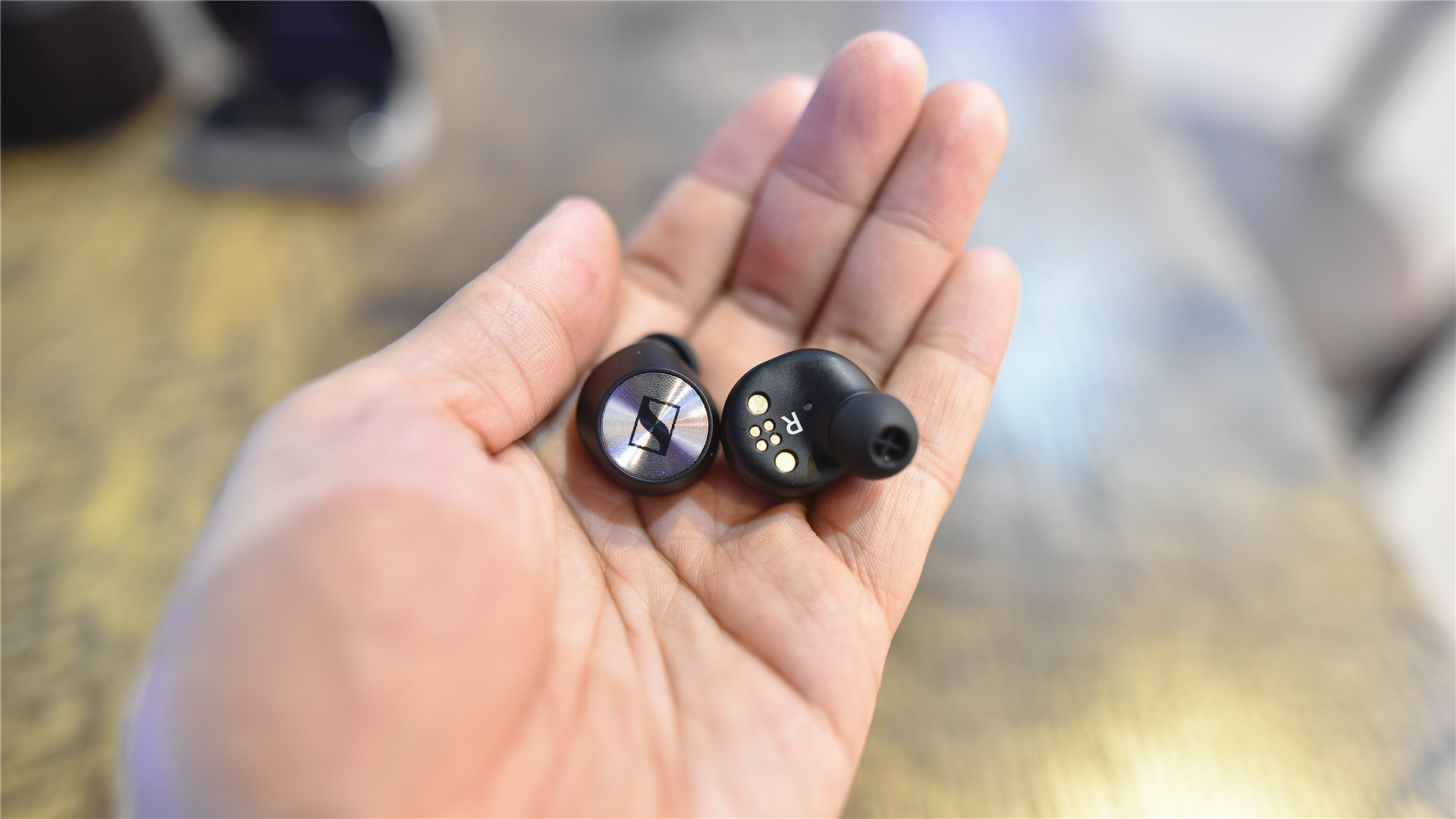 森海塞尔真无线4代佩戴感受,森海塞尔momentumtrue真无线一代