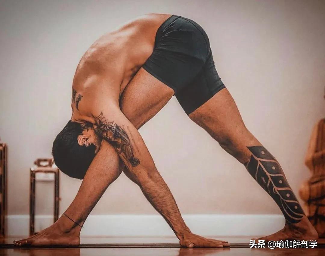 男士初学瑜伽从零开始,男士练瑜伽从零开始