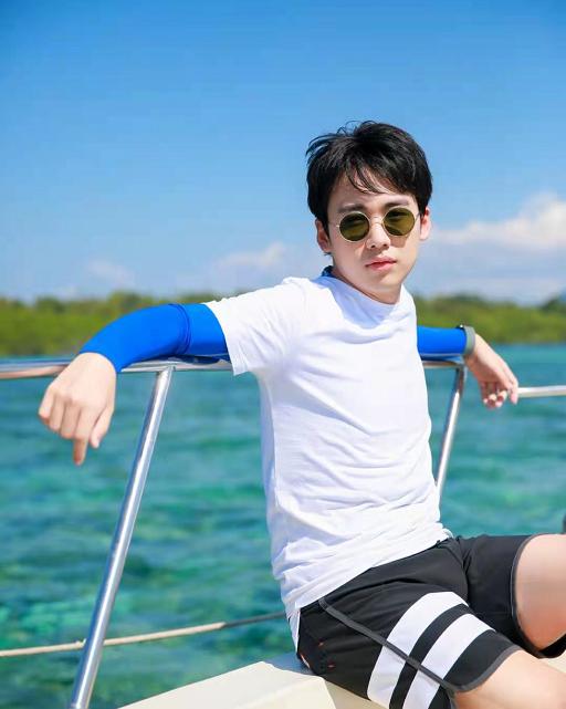 郭德纲小儿子照曝光基因强大,郭德纲6岁小儿子罕曝近照