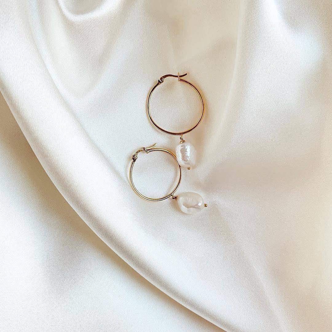 有时候质感就体现在小小的配件上，一件可以陪你穿梭日常的珠宝