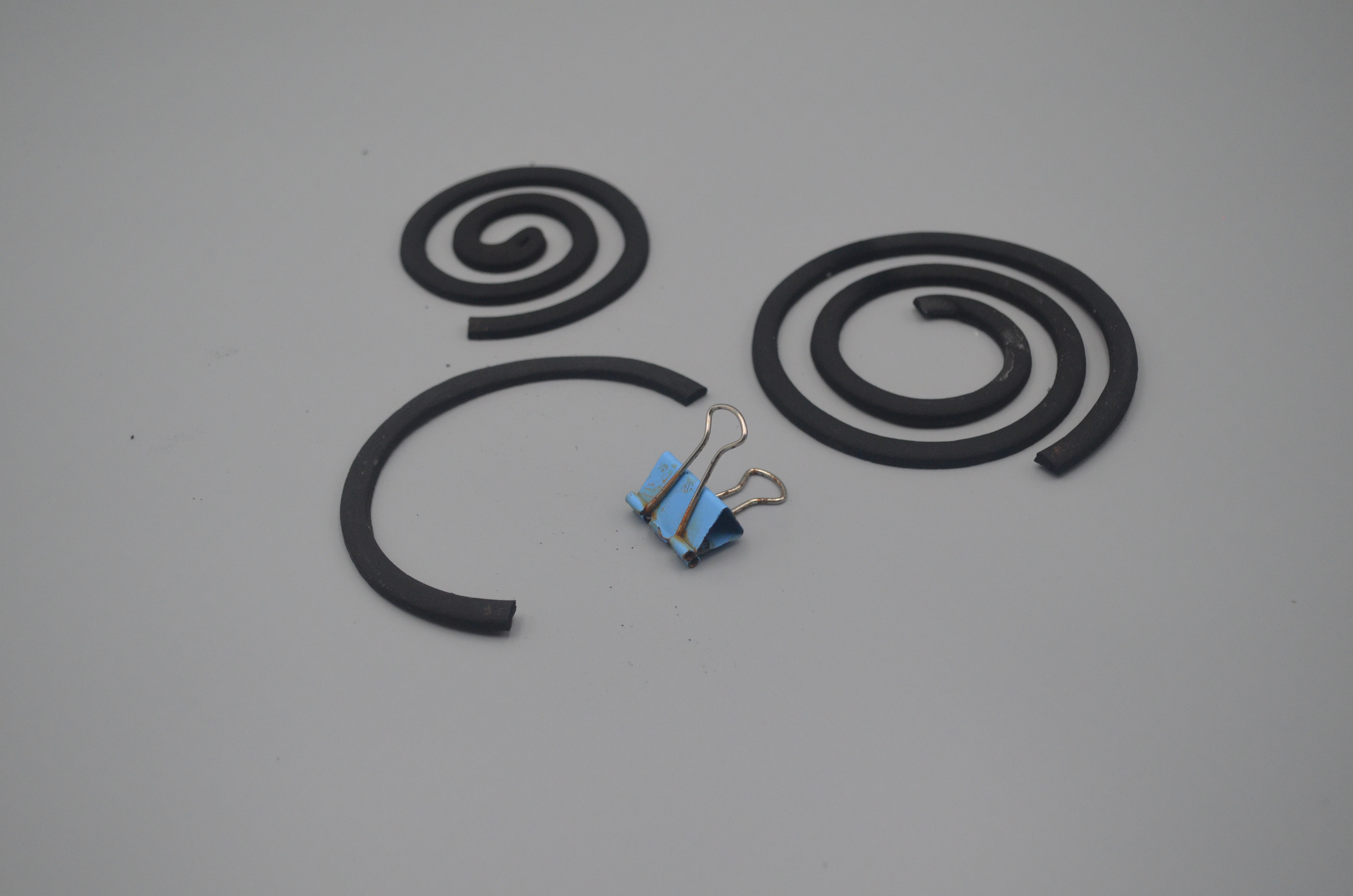 晚上睡觉点蚊香管用吗,长尾夹夹蚊香的正确用法