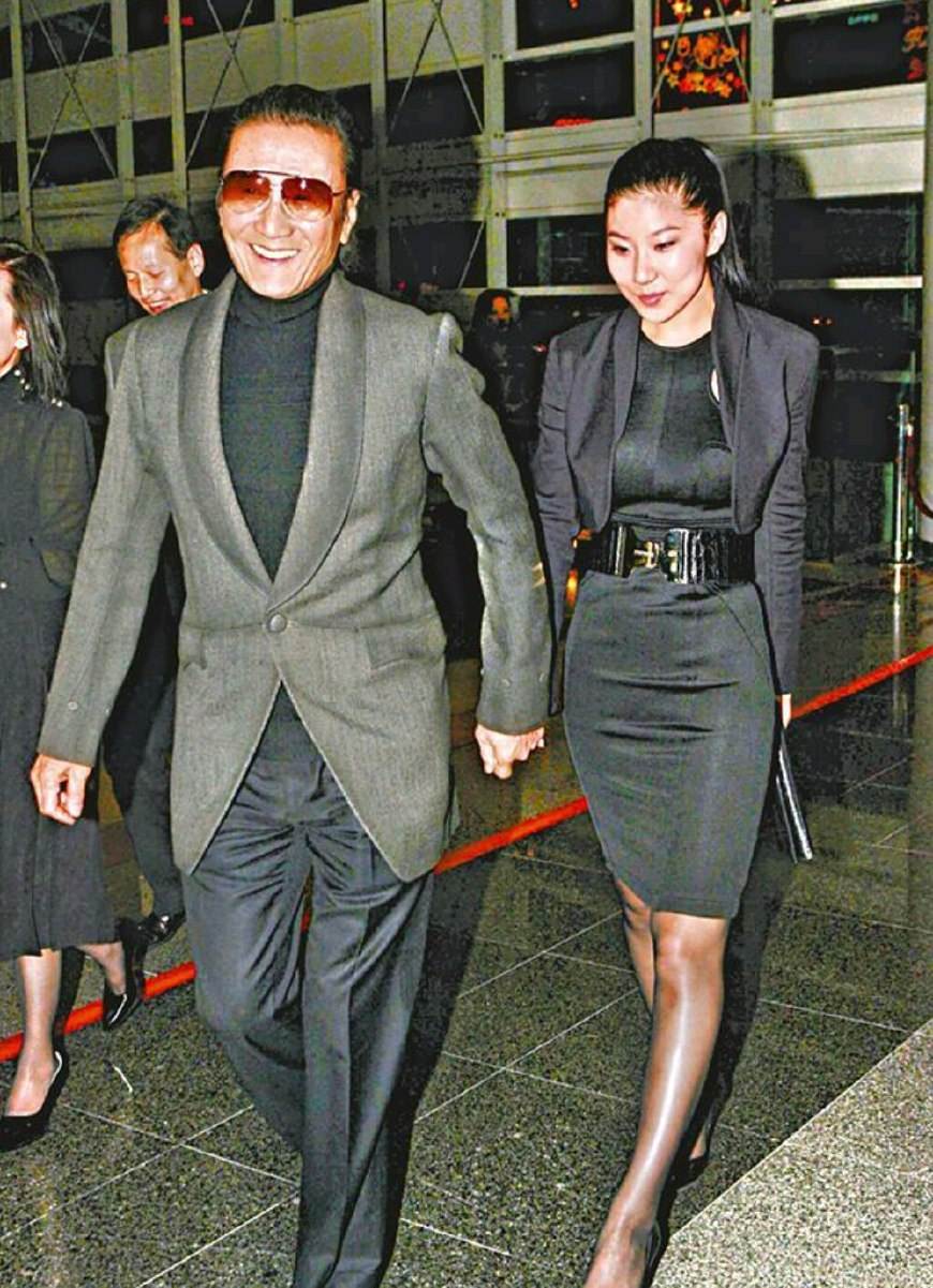 谢贤狄波拉何鸿燊,赌王何鸿燊谢贤