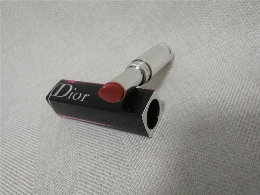 一辈子必须有的5支口红 (最应该买的五只口红是什么)