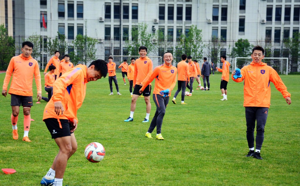 青岛足球最新外援,青岛足球球队招募