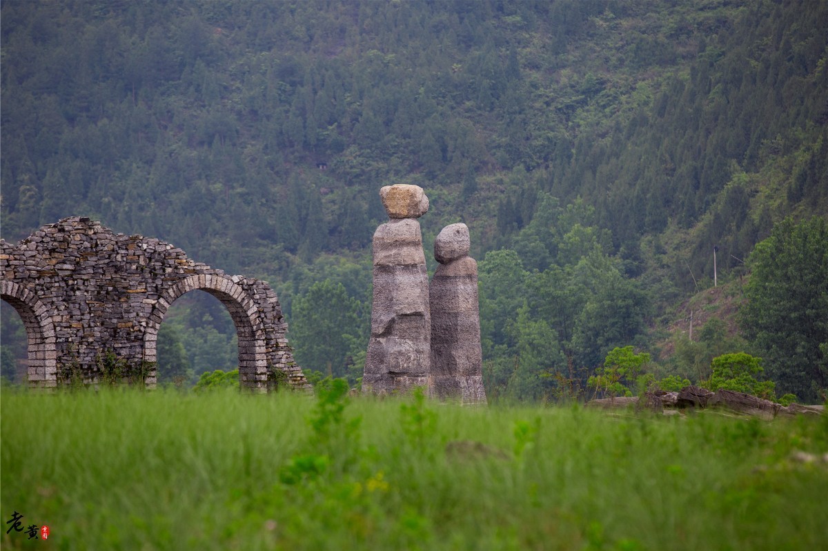 酉阳叠石花谷生命之源,酉阳叠石花谷景区4月份开花