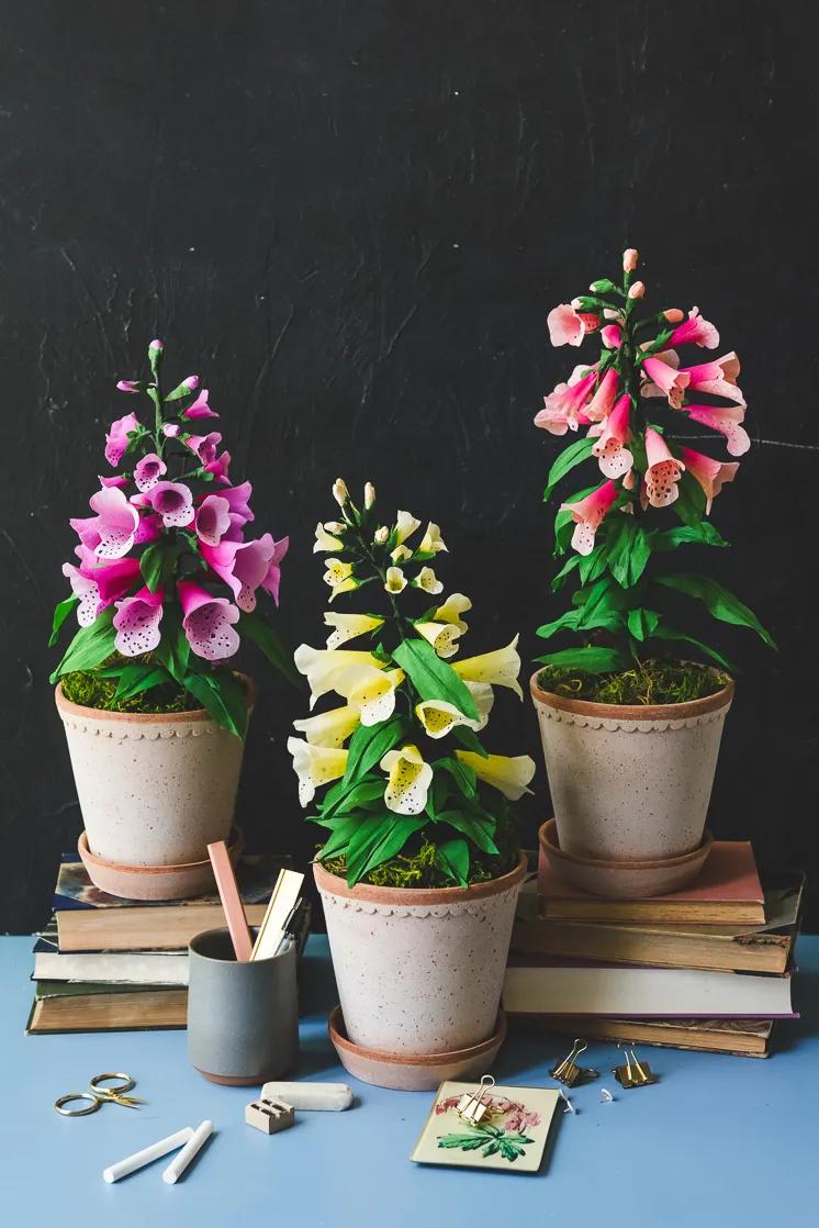 用手工纸做出来的花型装饰,软皱纹纸手工花