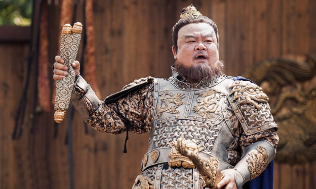 杨贵妃给安禄山洗过澡吗,杨贵妃为什么帮助安禄山