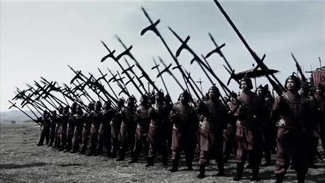 师参谋长和副师长谁更厉害,军队师长和旅长的关系是上下级吗