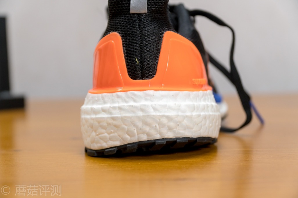 阿迪ultraboost22黑蓝,阿迪supernova和ultraboost