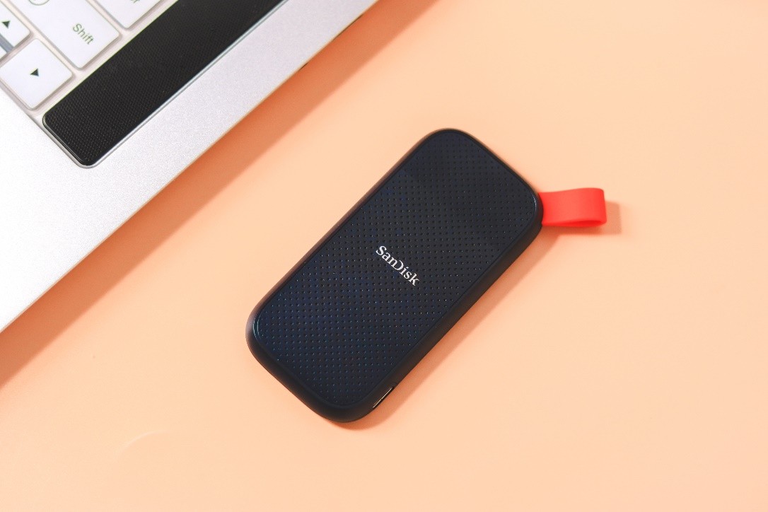 闪迪固态移动硬盘手机传输,闪迪极速固态硬盘和极速移动版