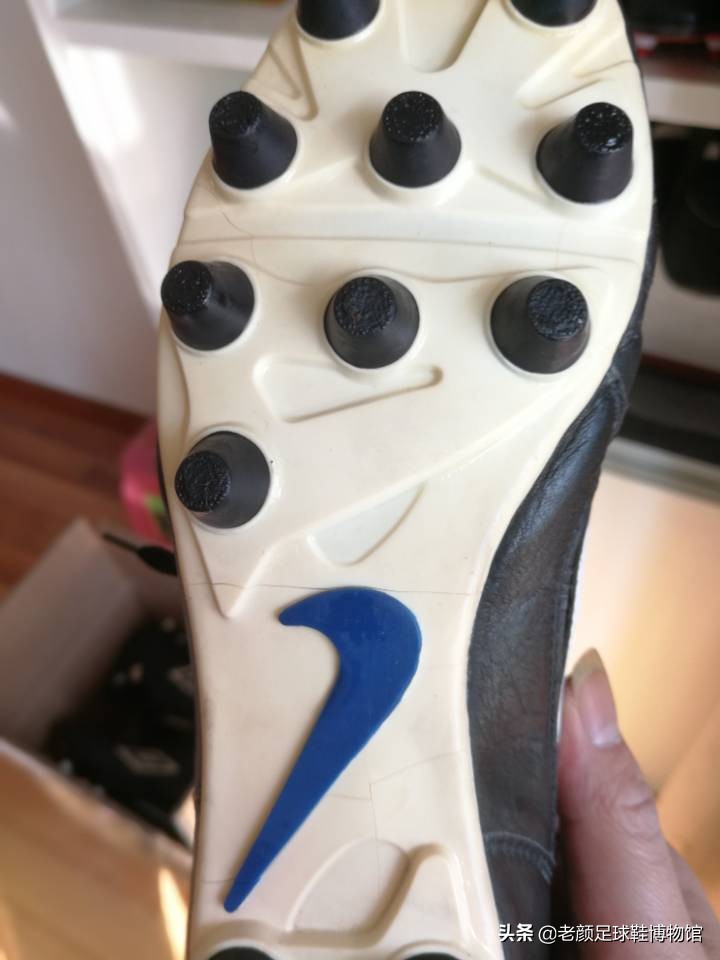 足球鞋的寿命有多长？老了以后会有哪些病？有病该怎么治疗？