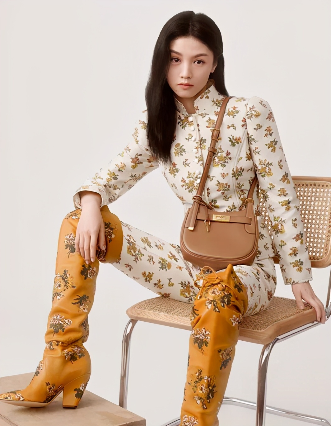 今天背什么|上海城隍庙的女孩都背斜挎包