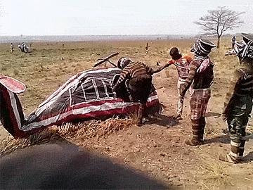 空中一字马搞笑图,一个突如其来的一字马