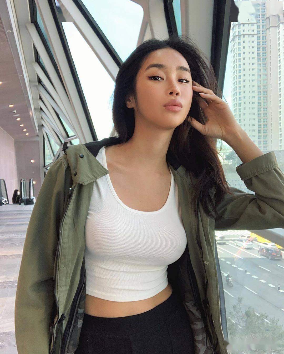 韩国小姐姐,小肤色的她也性感,线条超紧致,get2步塑形同款线条